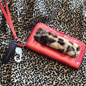 NWTVegan Pin-up convertible wristlet/wallet/clutch
